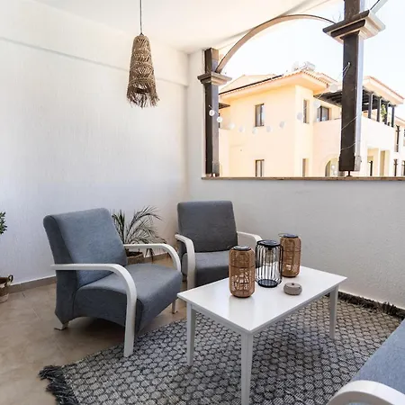 And Nest Casa Liva Apartments, Pool & Location